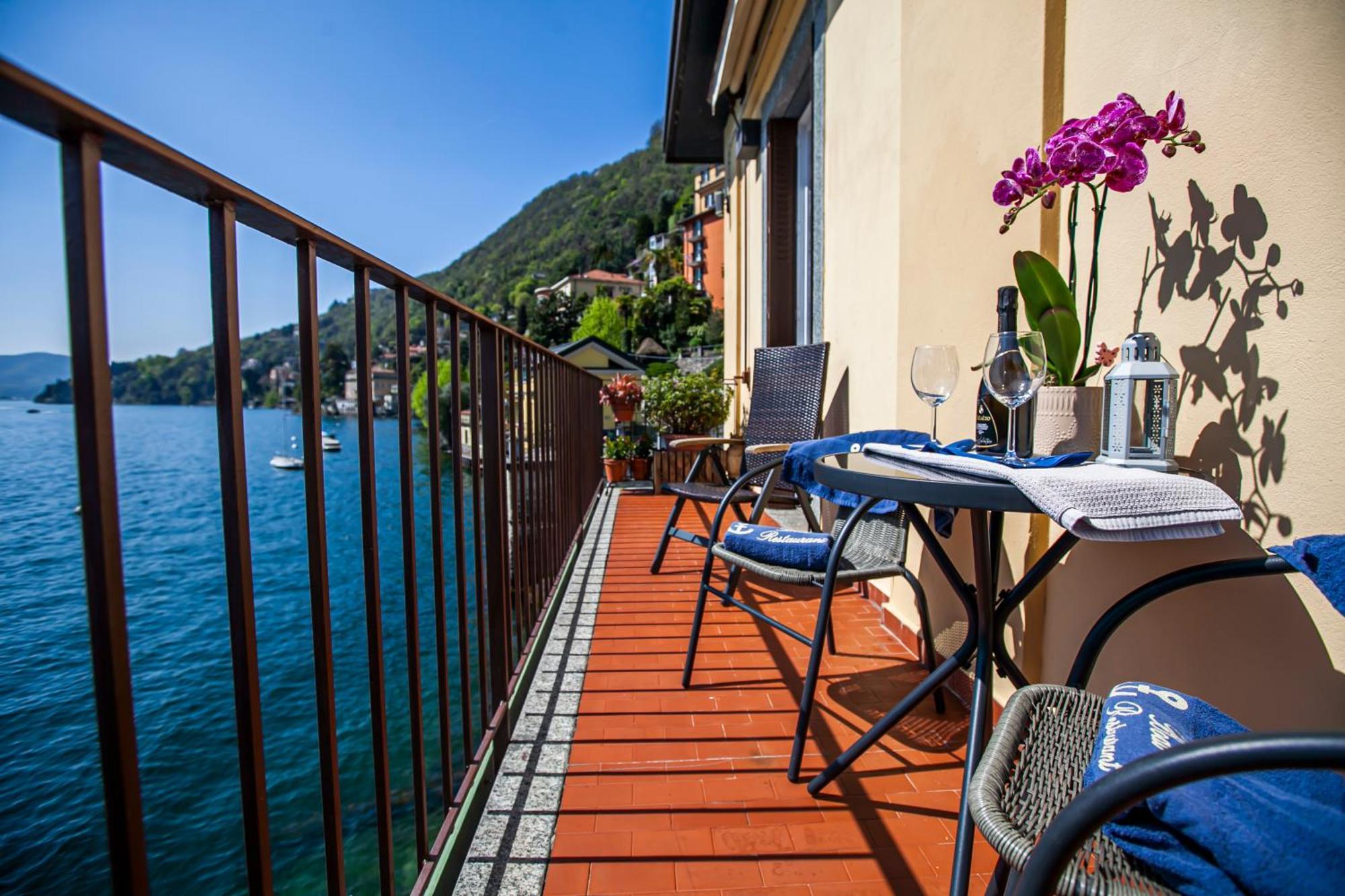 Darsena Di Riva Grande Hotel Moltrasio Bagian luar foto