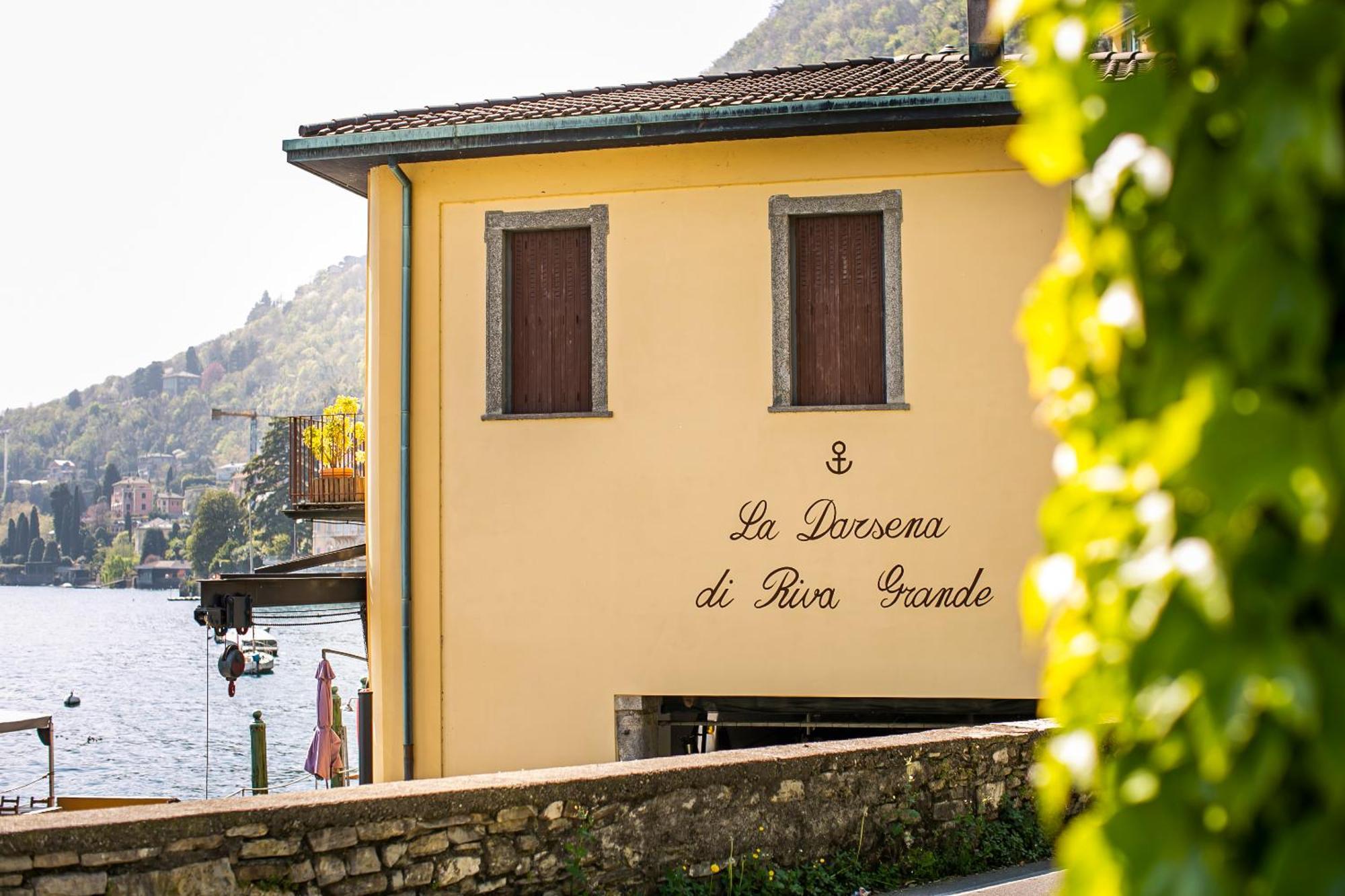Darsena Di Riva Grande Hotel Moltrasio Bagian luar foto