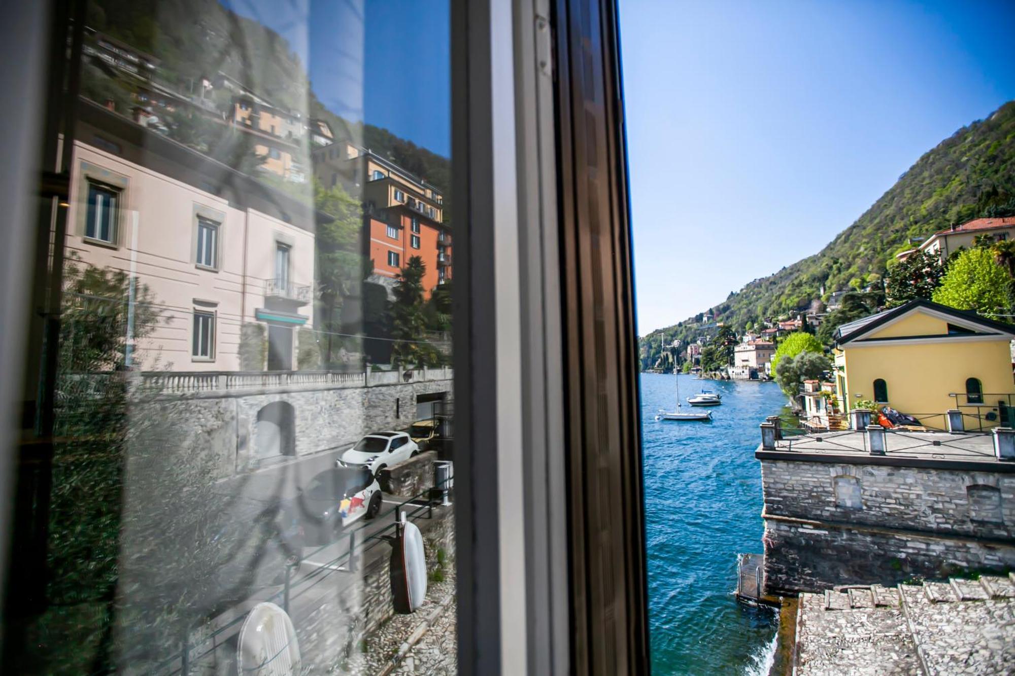 Darsena Di Riva Grande Hotel Moltrasio Bagian luar foto