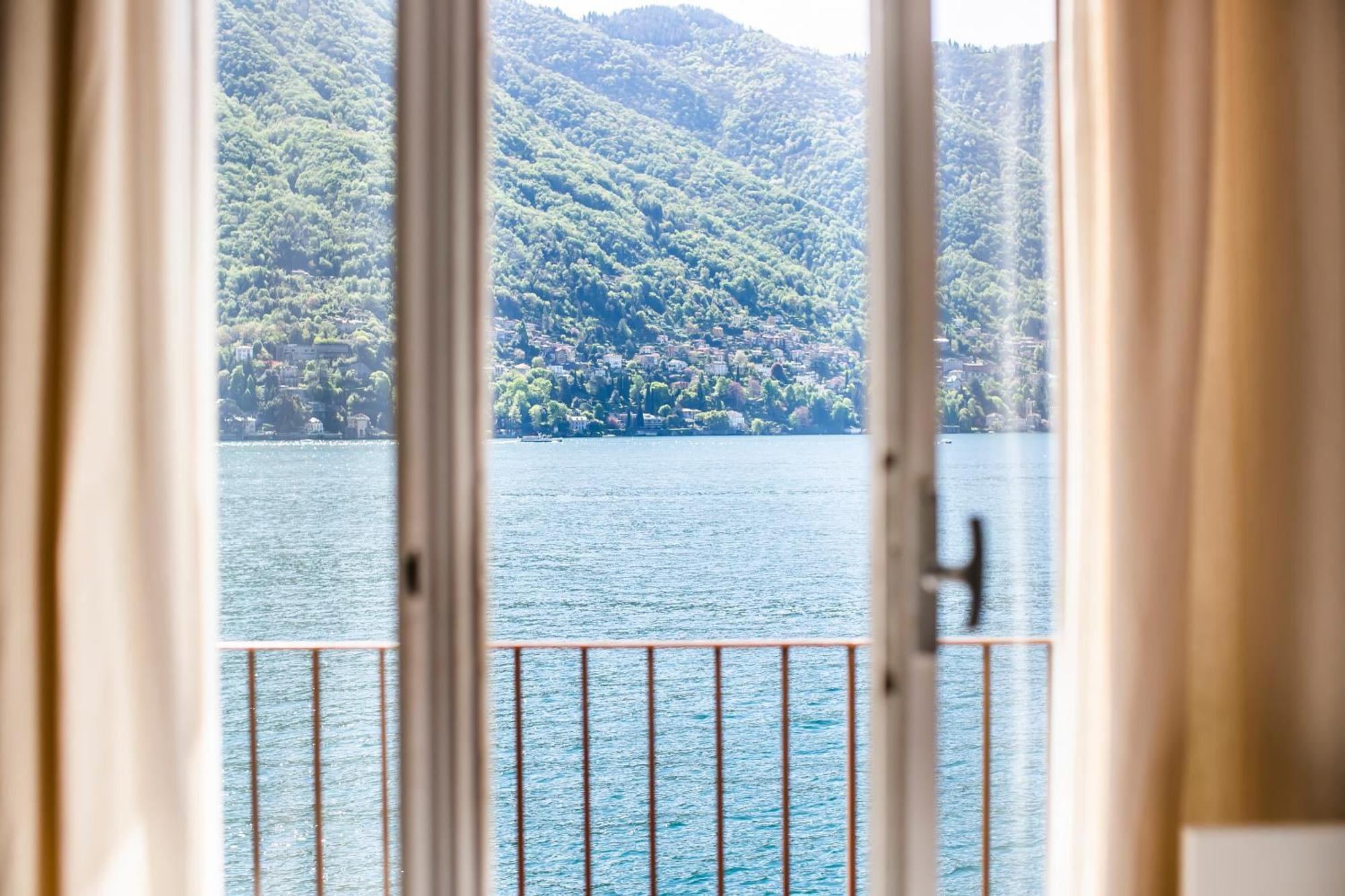 Darsena Di Riva Grande Hotel Moltrasio Bagian luar foto