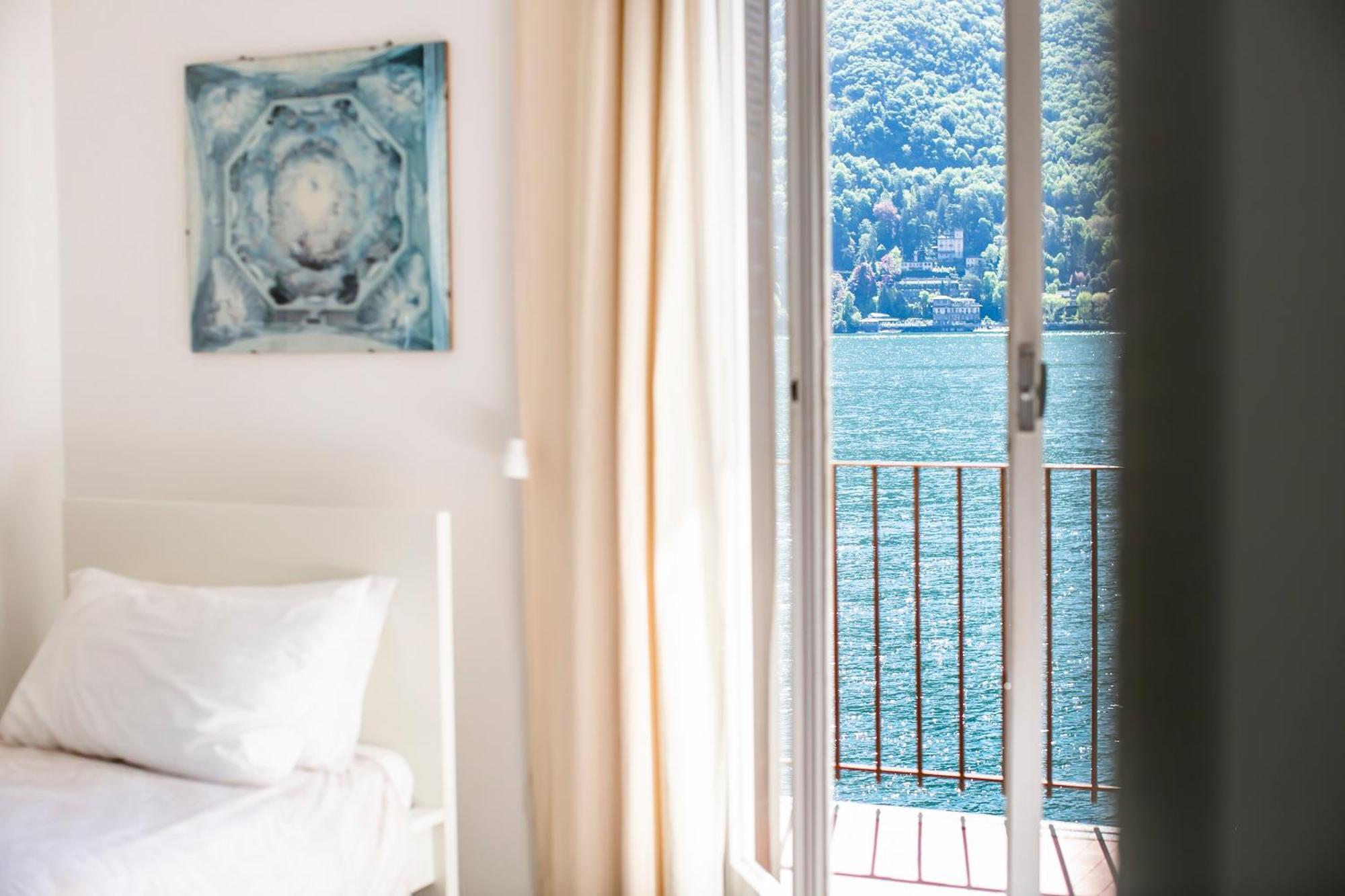 Darsena Di Riva Grande Hotel Moltrasio Bagian luar foto